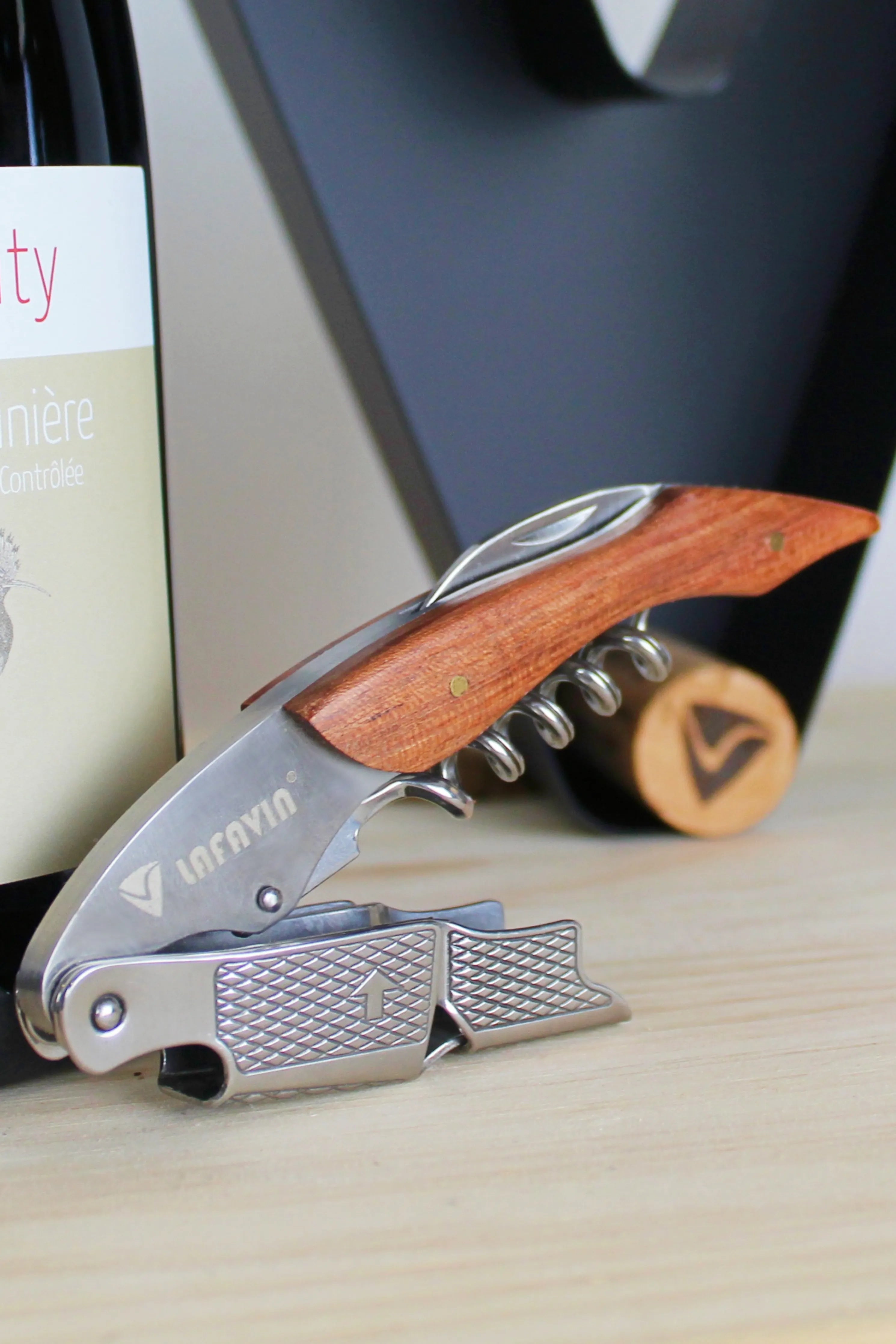 Tire-Bouchon “chaque bouchon a une histoire” - LAFAVIN